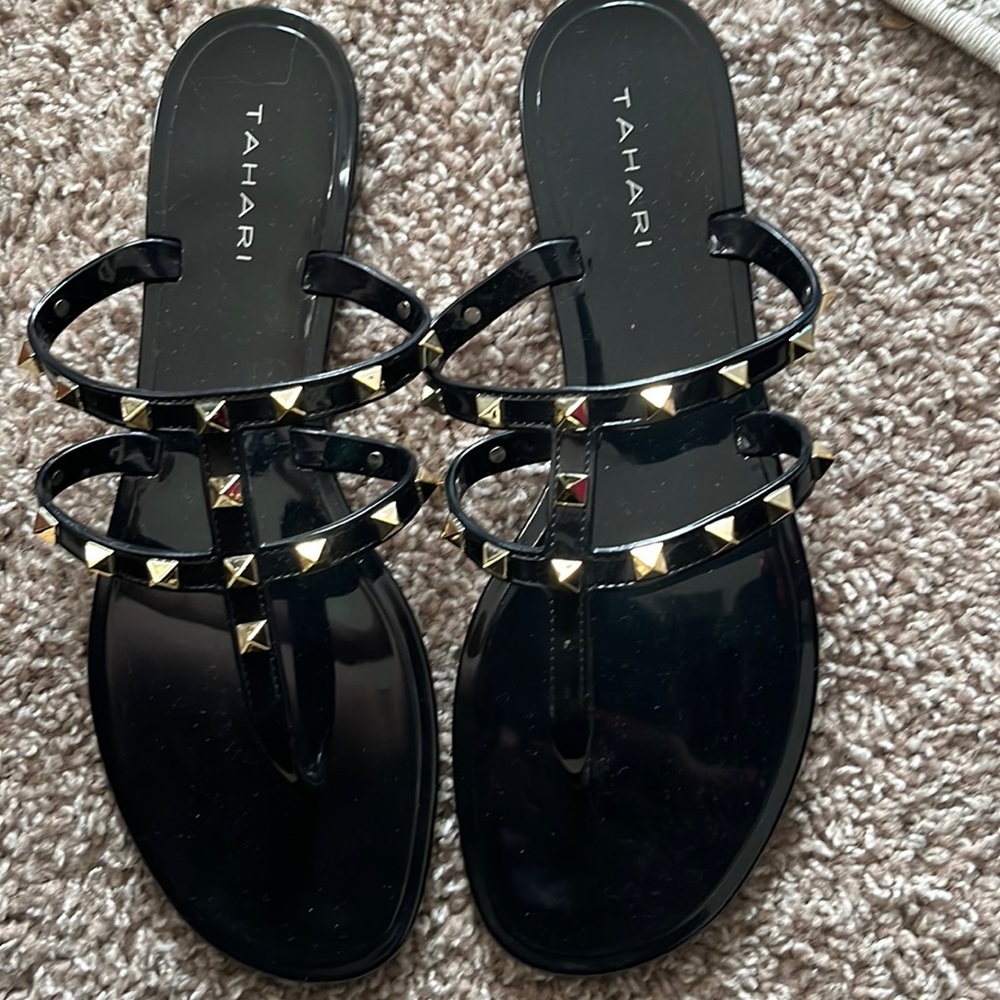 Women’s sandals